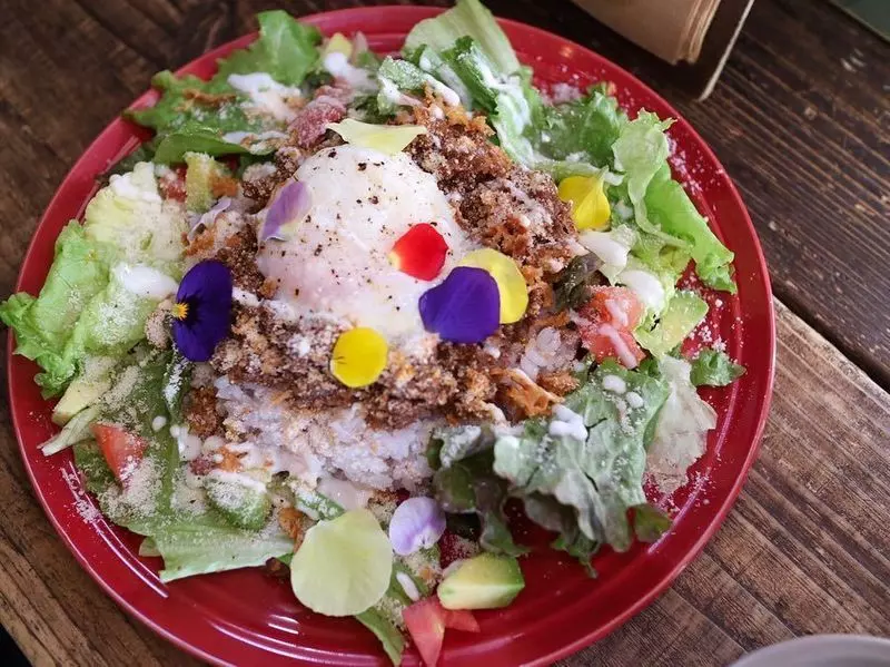 ドリンクやお料理にもお花がたっぷり! 2枚目