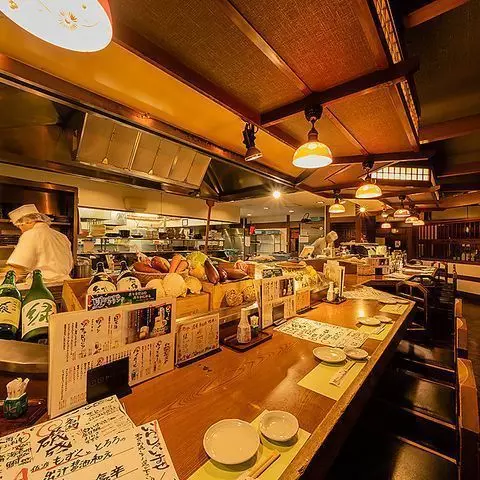 7. 地酒飲み比べや海鮮食べ尽くしには満席御免のこちらの居酒屋「海鮮ろばた 壱勢 新潟店」 1枚目