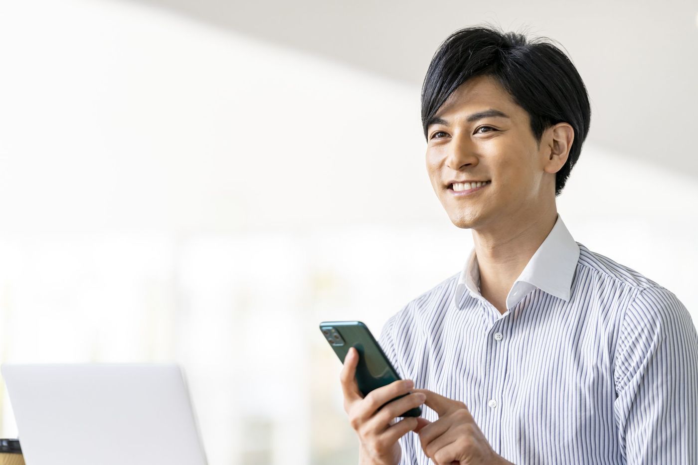 オーダースーツをネットで作れるおすすめブランド8選！簡単にこだわりの1着を作れるサービスが魅力の画像