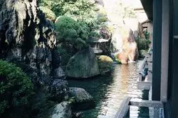 【石和温泉】ゆったり日本庭園に癒される極上宿「銘石の宿 かげつ」