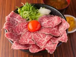 【難波の肉タレ】本当は教えたくない。私たちの秘密基地「肉タレ屋 難波バル店」の絶品ディナー