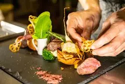泡でカンパイしよう︕鉄板イタリアン「TEPPAN ITALIAN GAINA」の魅力