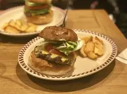 お肉好きに捧げる♡「マンチズバーガーシャック」をご紹介in東京