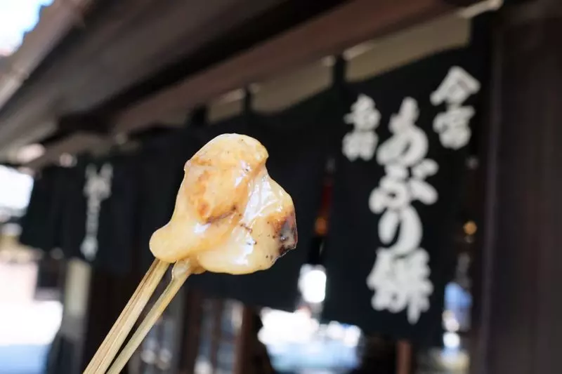 京都のあぶり餅ならココ 今宮神社の 一和 かざりや で食べ比べ Aumo アウモ