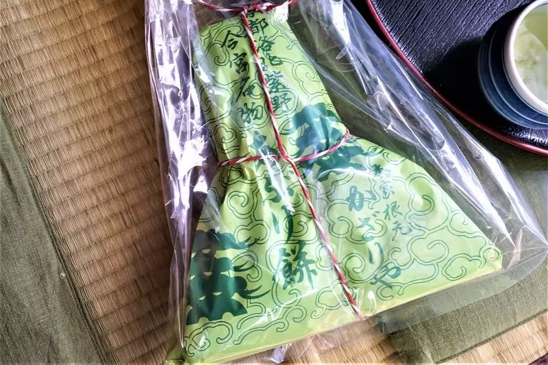 お持ち帰りをお願いするとおまけがついてくる 2枚目