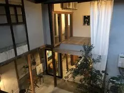 【京都】アート好き注目！展覧会に泊まれるホステル「クマグスク」
