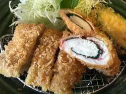 沖縄ならではのとんかつを食べるなら【アグーとんかつコション】！