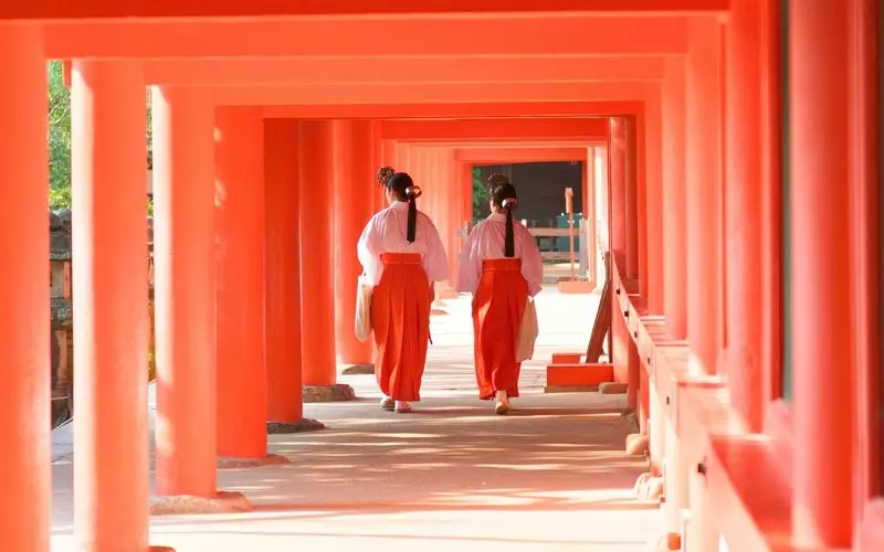 奈良公園周辺を巡るお散歩モデルコース♡1. 春日大社 2枚目