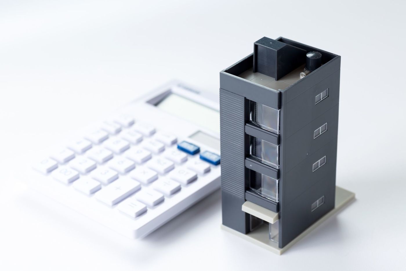 【2022】外壁塗装にかかる費用の相場は？安く抑えるコツもご紹介の画像