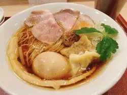 梅田のラーメン15選！こってりからあっさりまでおすすめ店をご紹介