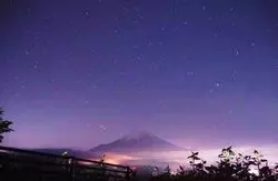 【山梨】富士山と星空が見れる！満天の星空スポット♪
