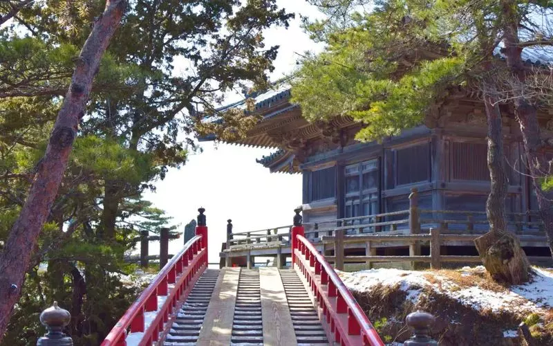 2. 宮城・松島でおすすめの観光地をご紹介！スリリングな橋を渡る「五大堂」 1枚目