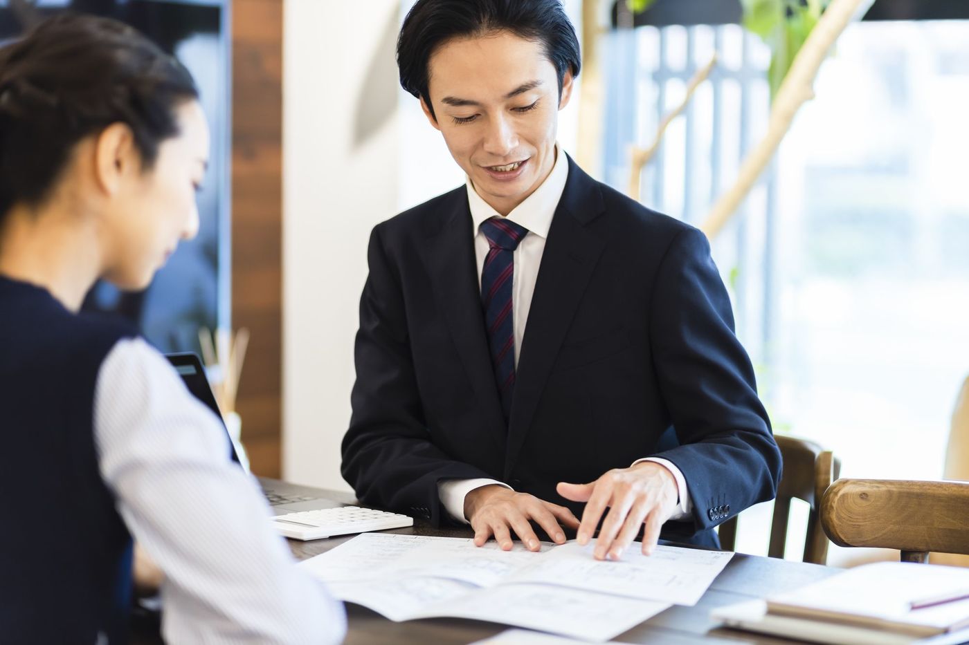 【2022最新】オーダースーツ店おすすめ28選！お店選びのポイントやレディース向けもの画像