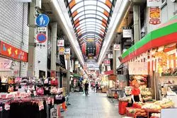 大阪の台所黒門市場を堪能しよう！おすすめ食べ歩きグルメ6選
