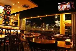 横浜で夜景がおしゃれなバーをご紹介！デートや記念日に♡