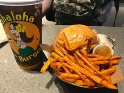 ハワイに行ったら食べくらべしよう♡ワイキキのハンバーガー4選！！
