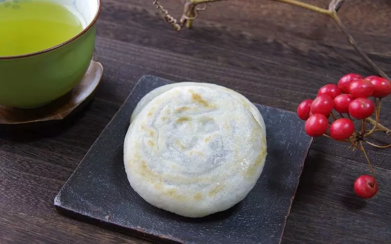 太宰府名物といえば「梅ヶ枝餅」 1枚目