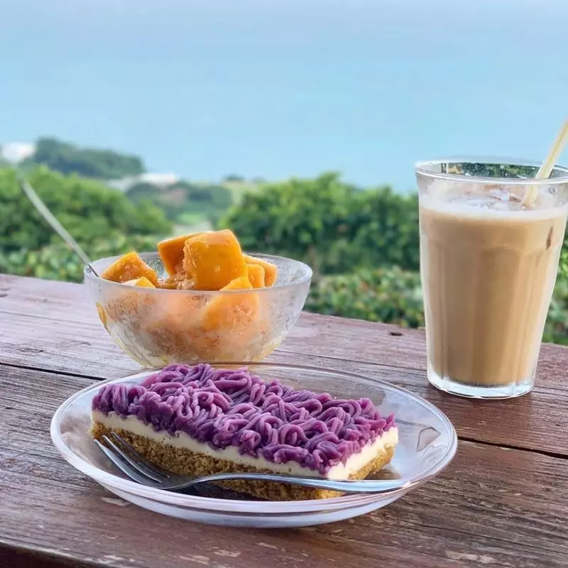 7. カフェくるくま(南部・知念村)|海が見える人気カフェでタイ料理を堪能 2枚目