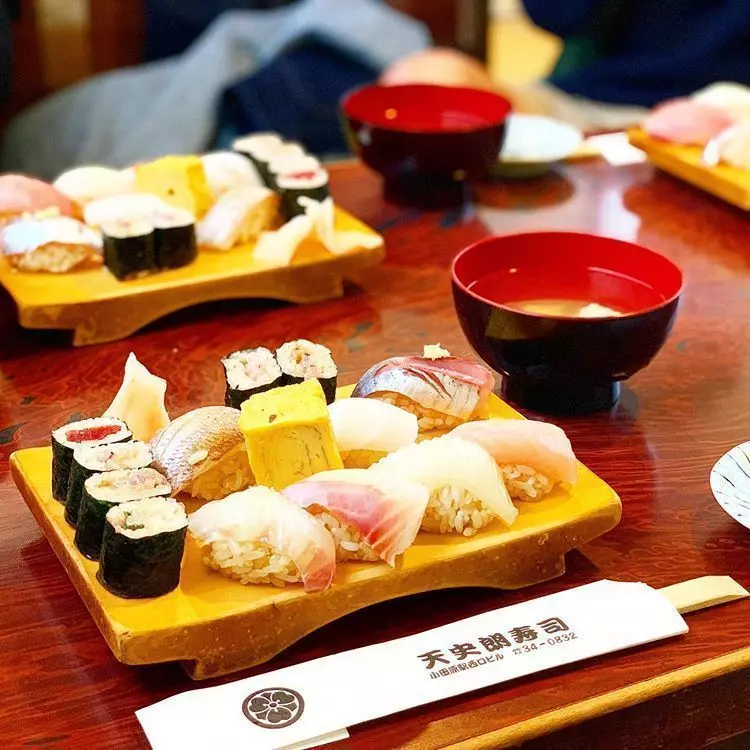 8. 子連れの方におすすめ！小田原で新鮮なお寿司をランチで堪能…！「天史朗寿司」 1枚目