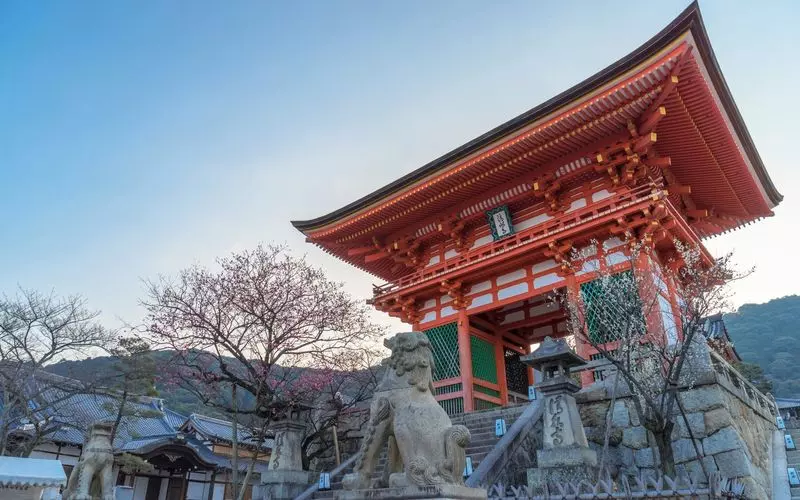 【京都1泊2日旅行】いよいよ絶景が見渡せる清水の舞台がある清水寺に!【18:00】 1枚目