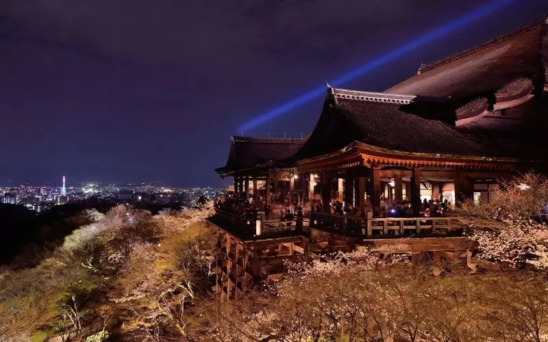 夜の清水寺を目に焼き付けましょう◎ 1枚目