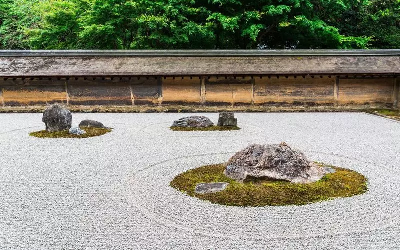 【京都1泊2日旅行】素晴らしい庭園を見に龍安寺へ【14:30】 1枚目