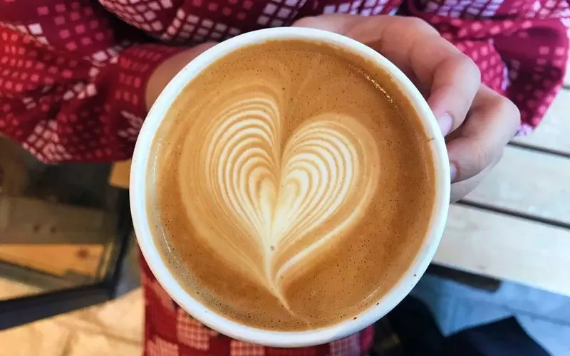 おしゃれな店内でもラテアートを楽しみましょう! 1枚目