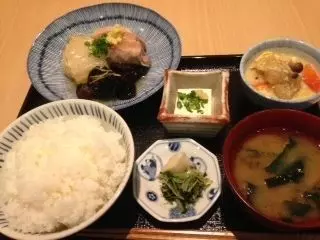 新宿のおすすめ和食ランチ10. 旬の食材を使った体に優しい定食「旬菜 みつや」 1枚目