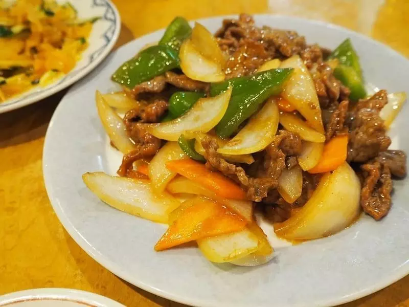 秋葉原のおすすめランチ2. 本格中華定食が安い!「唐瓊家 秋葉原店」 1枚目