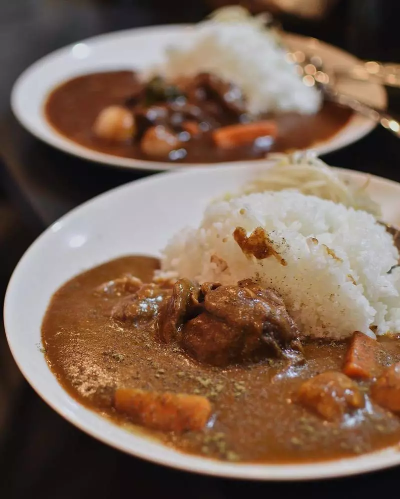 トロトロの牛筋カレーにリピーター続出! 1枚目