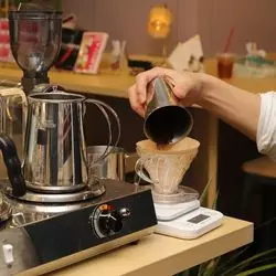 吉祥寺でコーヒーとワインが楽しめる！「nomuno coffee&wine library」