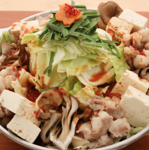 福岡で「トマトラーメン」が話題！人気店「元祖トマトラーメンと辛麺と元祖トマトもつ鍋 三味(333)」の魅力を紹介の画像