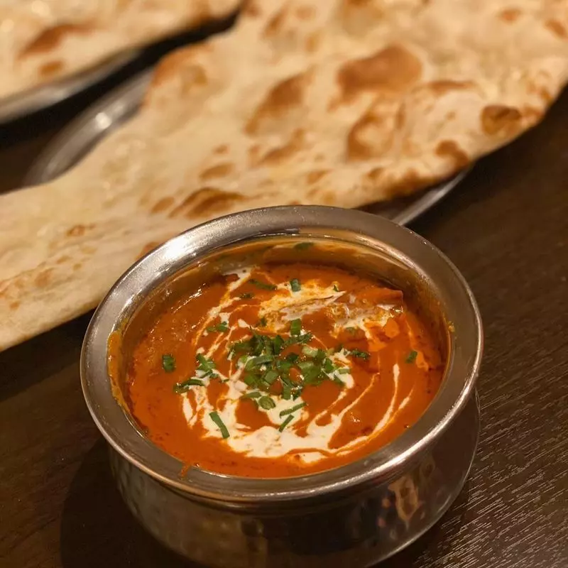 秋葉原でカレーランチ2. ランチセット内容が豪華「アロマズ オブ インディア」 1枚目