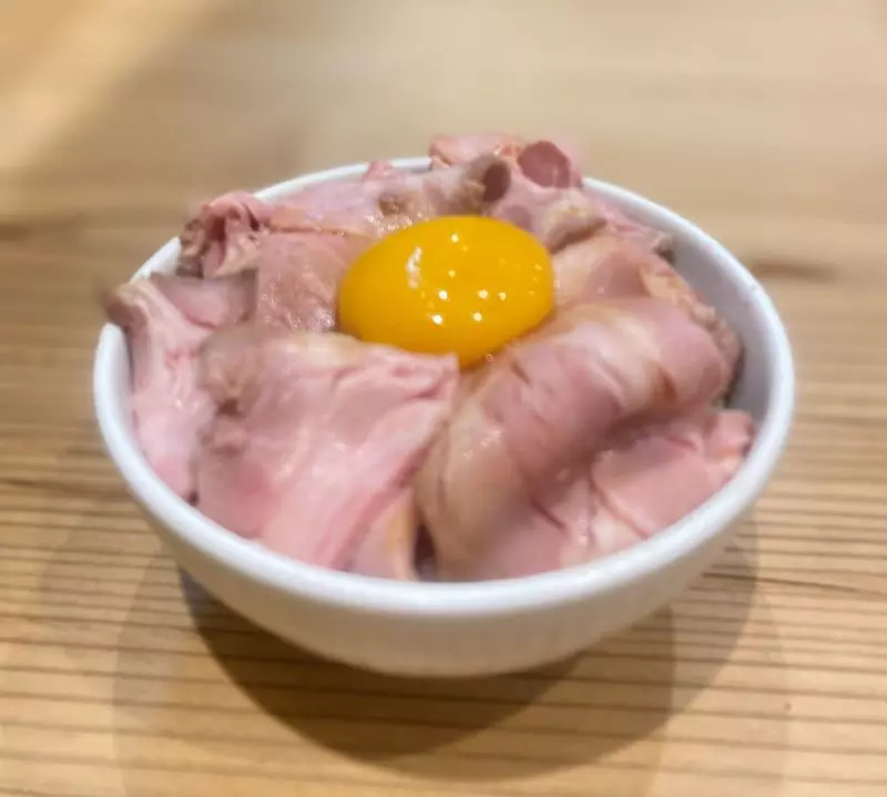卵と海苔を存分に味わう！絶品チャーシュー丼も外せない 1枚目
