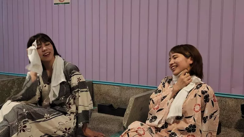 岩盤浴、ミストサウナや温泉で追い汗をかき、流す 2枚目