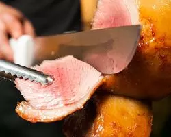 絶品シュラスコ店が進出！「シュハスカリア キボン 新虎通りCORE店」を大特集