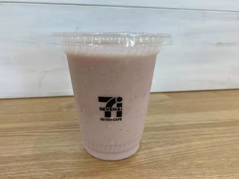 3. お店で作るいちごバナナソイスムージー 1枚目