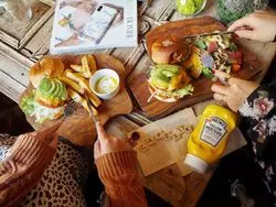 【大阪】ハンバーガーとアジアン料理が楽しめるお洒落カフェ♡