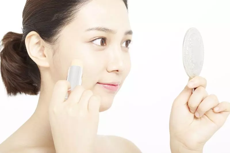 「スティック状美容液」の使い方 1枚目