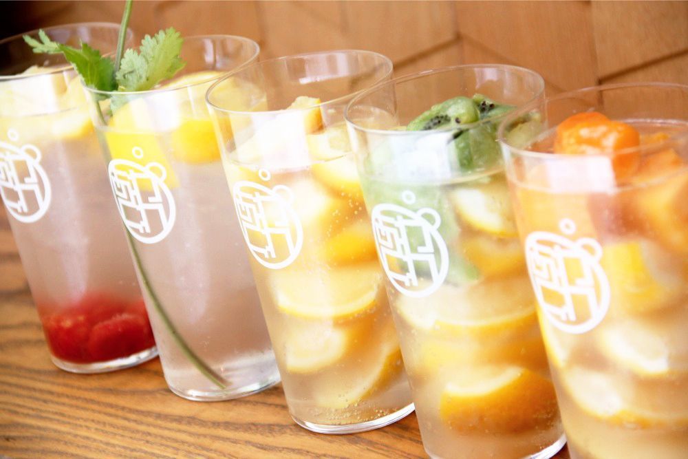 お初天神裏参道で立ち飲み♪「あわくれ。」でクラフトビールと餃子のペアリングを。の画像