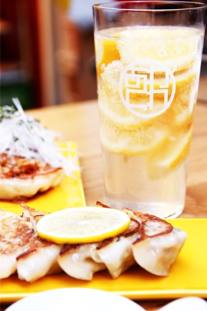 お初天神裏参道で立ち飲み♪「あわくれ。」でクラフトビールと餃子のペアリングを。の画像