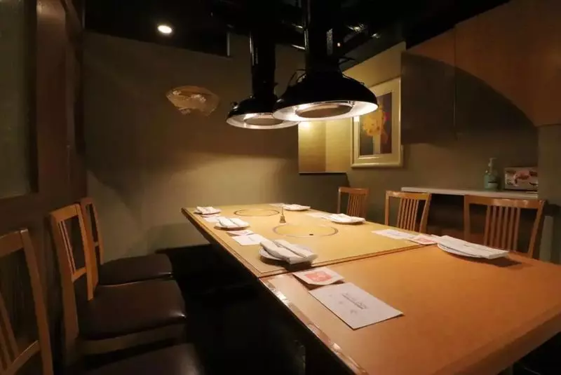 【新宿】都内で黒毛和牛の焼肉をゆったりと堪能できる「炭火焼肉 新宿柳苑」[PR] 2枚目