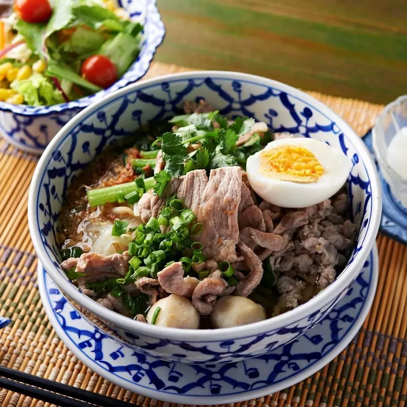 カオマンガイやタイラーメンなど本格的なタイ料理も人気！ 2枚目