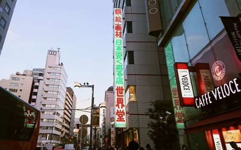 9. 圧倒的な品揃え!新宿で観光してみたい芸術品のお店『世界堂 新宿本店』 1枚目