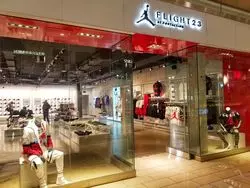 【LA】レアものも見つかる？！マニア必見♡ジョーダン専門店