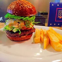 【神戸】溢れる肉汁がたまらない！ボリューミーな絶品ハンバーガー♪