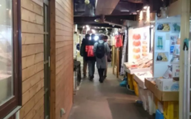 【8:00】早起きして「二条市場」へ!北海道の海の幸をいただく 1枚目