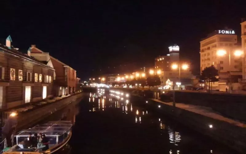 ナイトクルージングは小樽の夜景を見渡せる! 1枚目