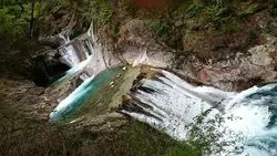 【山梨】山奥に現れる絶景「七ツ釜五段の滝」