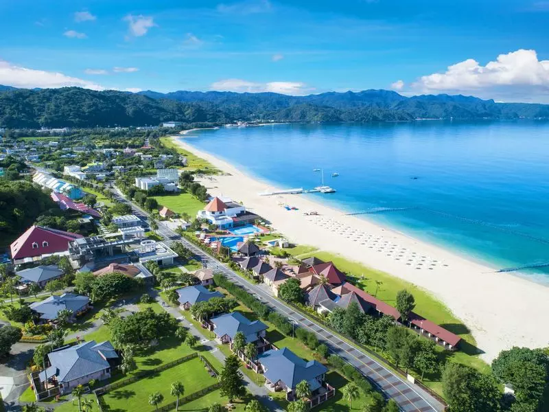 やんばるの森と雄大な海がまさに絶景！子どもとアクティビティを満喫できる『オクマ プライベートビーチ ＆ リゾート』PR 1枚目